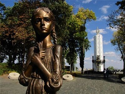 Памятник жертвам Голодомора. Фото: viti.com.ua
