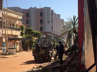 Захват гостиницы в Мали. Фото: ibtimes.co.uk