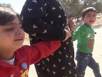 Дети, уцелевшие после бомбардировки селения Хасс (пров. Идлиб). источник - aljazeera.com