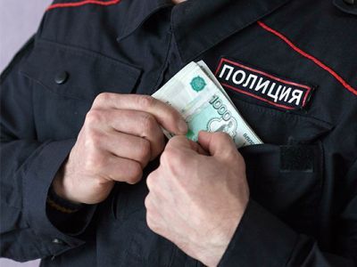 Мошенник из полиции. Фото: newstracker.ru