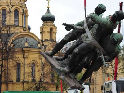 Снос памятника советским солдатам в Польше