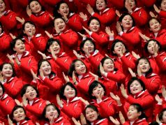 Северокорейские болельщицы в Пхенчхане. Фото: cnn.com