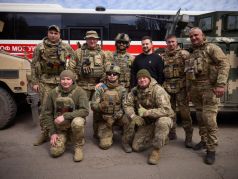 Владимир Зеленский с бойцами ВСУ. Фото: Офис президента Украины